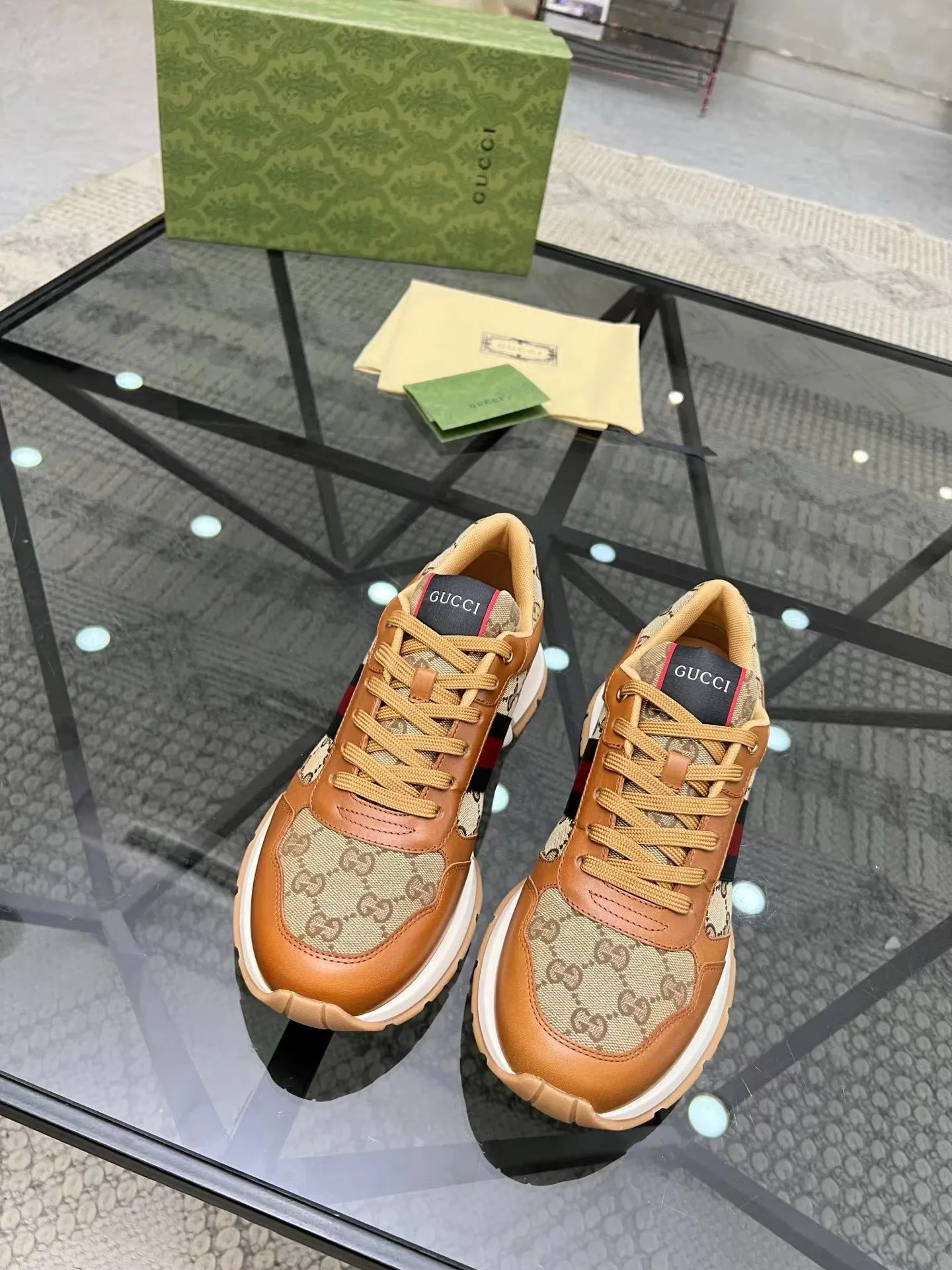 Factory price: 458💰New men's shoes GUCCI [Lightning] latest shoes shipped. Original quality, fashionable, made of special materials, sheepskin lining, brand new packaging. The foot feels super comfortable and the workmanship is impeccable. Size: 38-44, customized 45